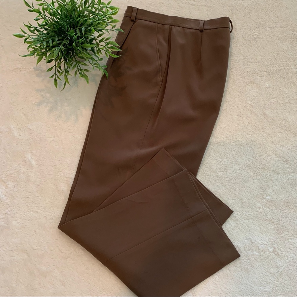 Jones of New York chocolate brown fully lined dress trousers.  Sized 4P.